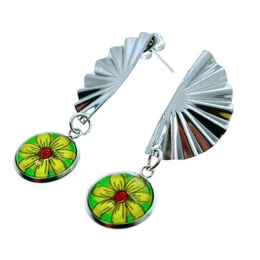 Buttercup Daisy Fan Earrings